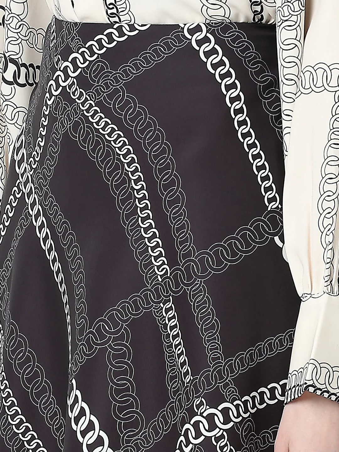 Black Chain Print Co-Ord Set Skirt - Image 8