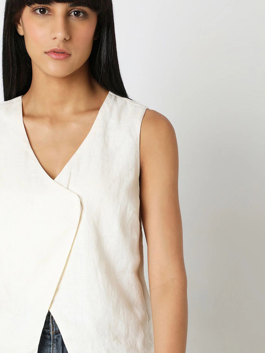 Off-White Linen Vest - Image 6