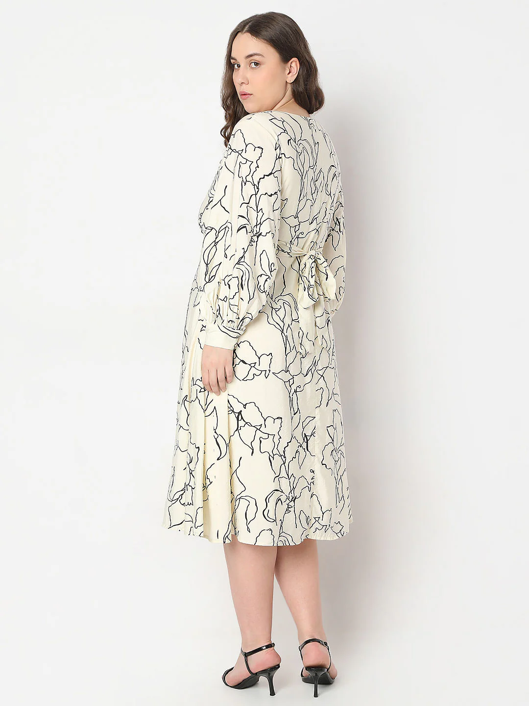 Curve Off-White Printed Midi Dress - Image 4