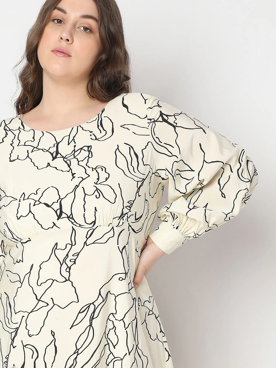 Curve Off-White Printed Midi Dress - Image 5