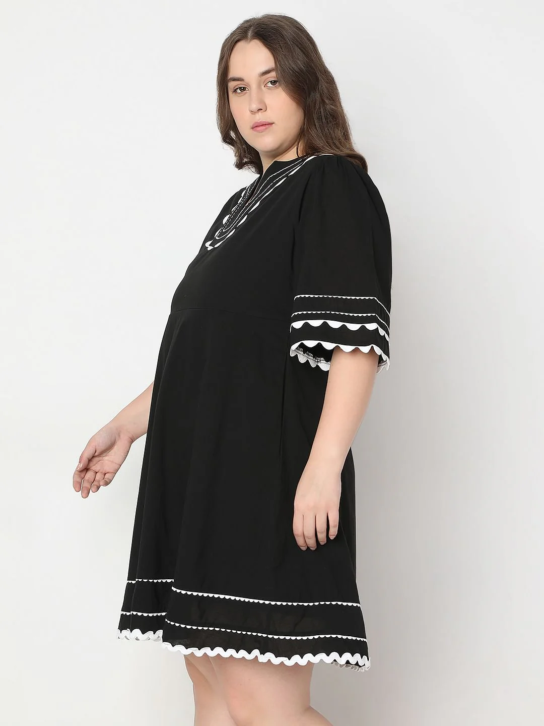 Curve Black Printed Shift Dress - Image 3
