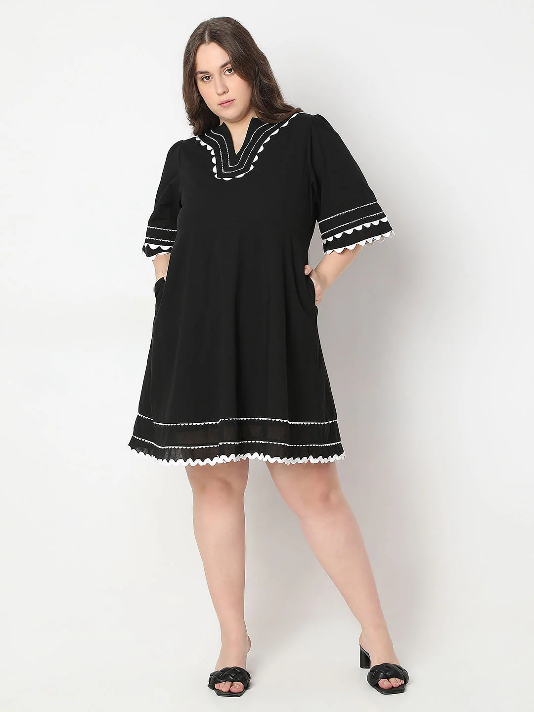 Curve Black Printed Shift Dress - Image 5