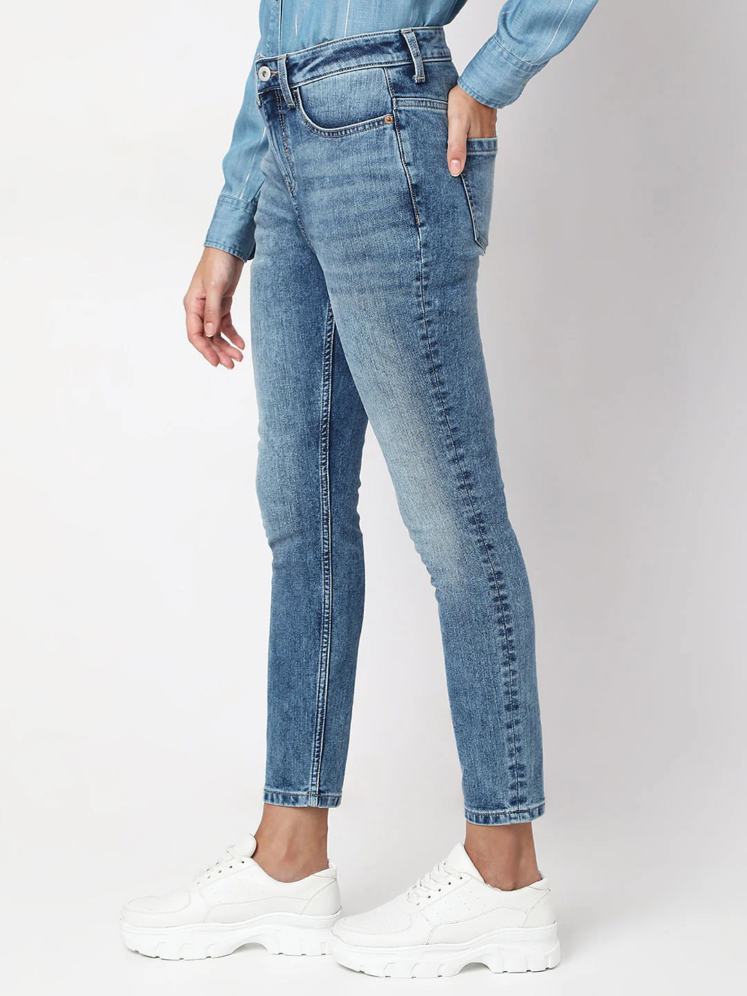 Blue Mid Rise Faded Skinny Fit Jeans - Image 3