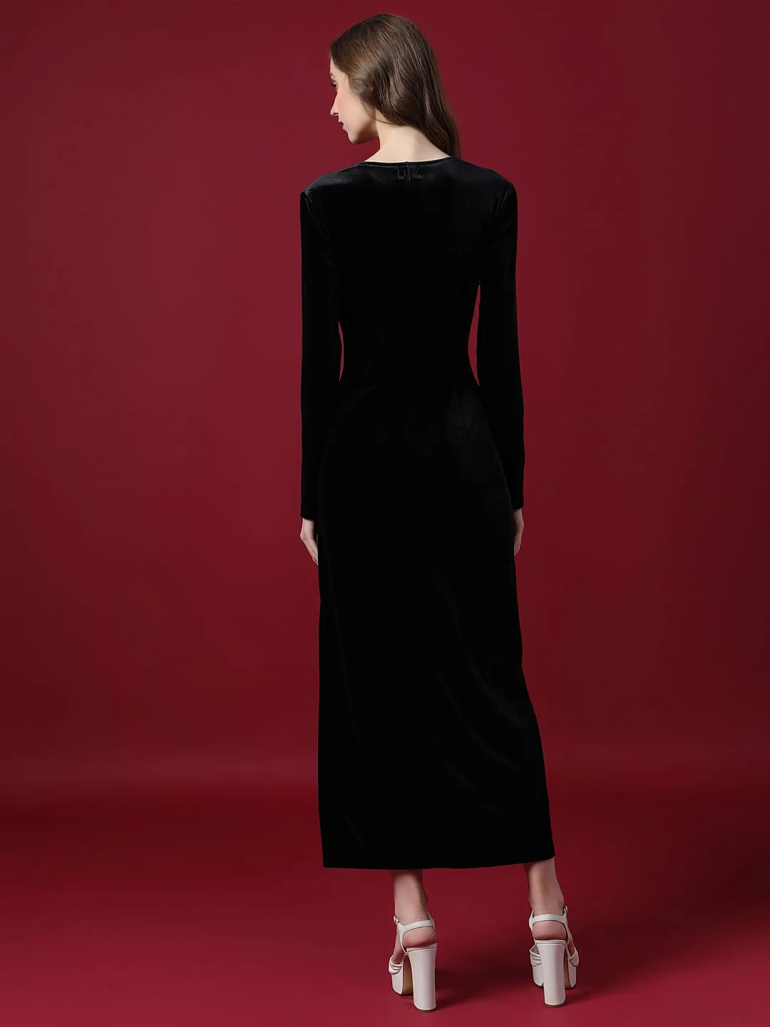 Marquee Black Velvet Midi Dress - Image 4