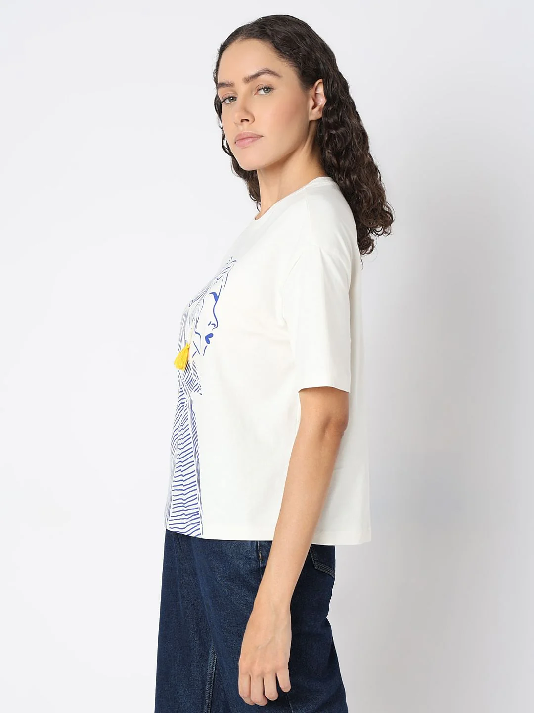 White Contrast Graphic T-Shirt - Image 3