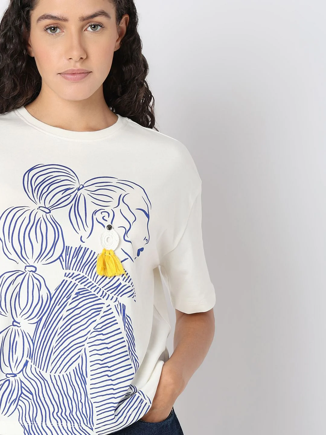 White Contrast Graphic T-Shirt - Image 6