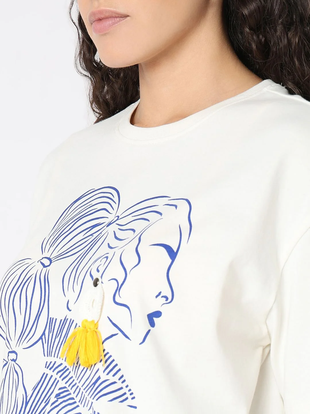 White Contrast Graphic T-Shirt - Image 8