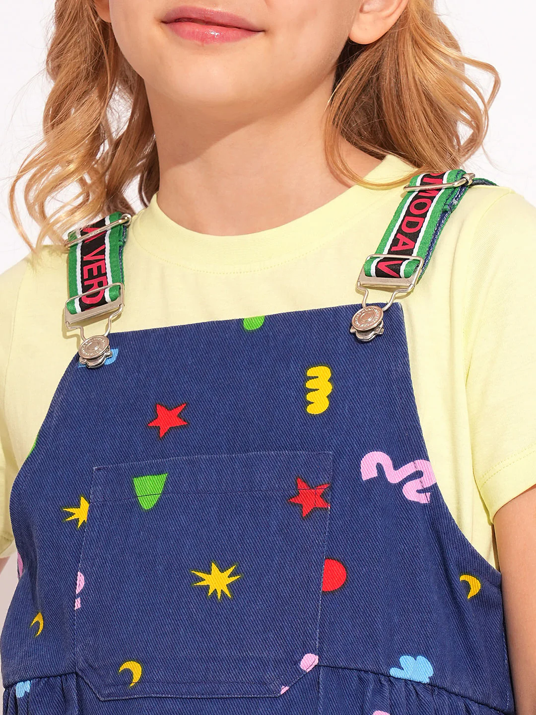 Girls Blue Printed Denim Dungaree - Image 4