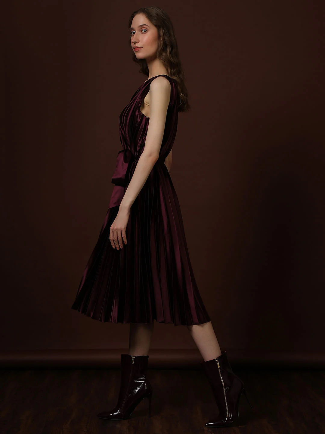 Wine Pleated Sleeveless Dress - Image 3