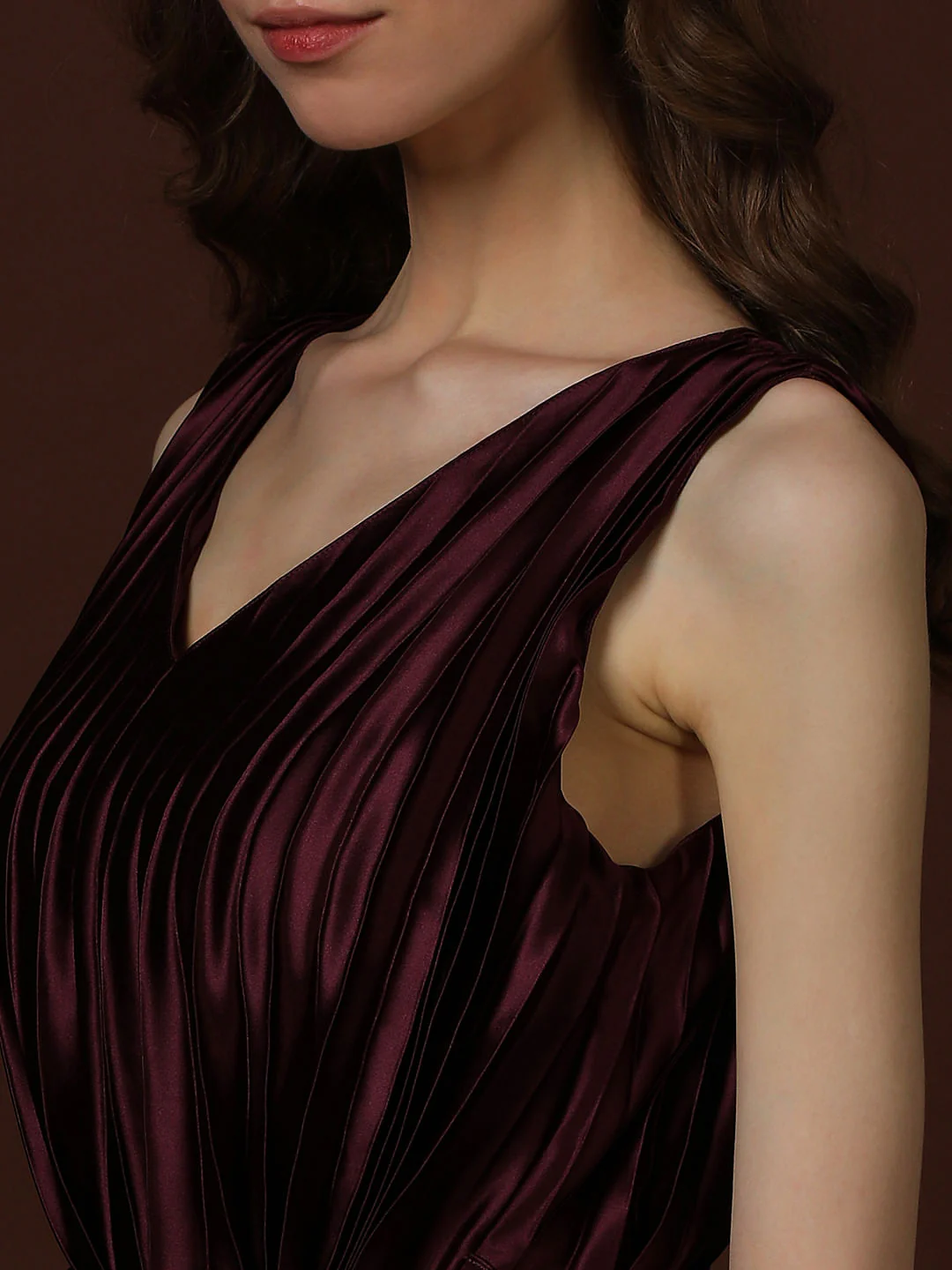 Wine Pleated Sleeveless Dress - Image 6