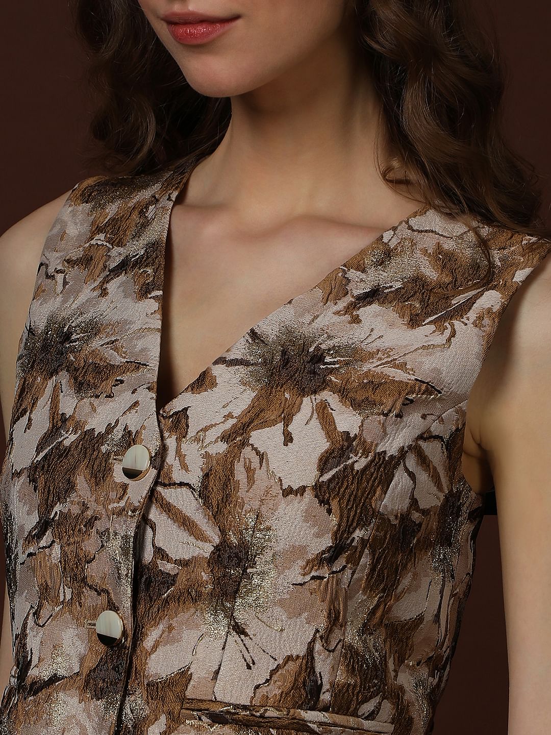 Gold Floral Jaquard Waistcoat - Image 8