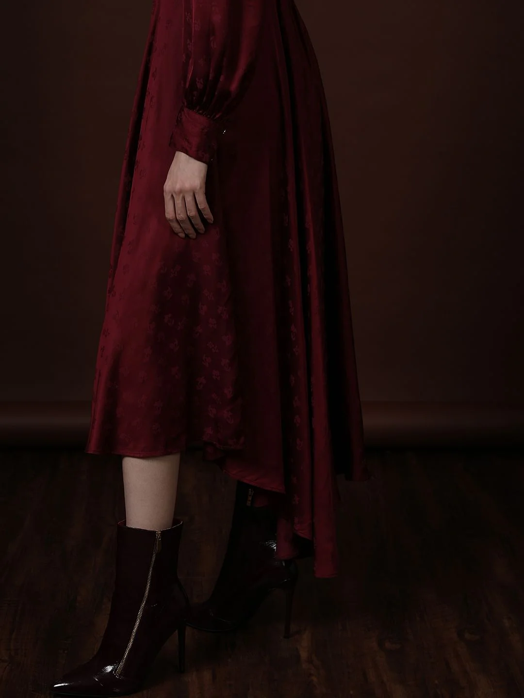 Maroon V-Neck Midi Dress - Image 5