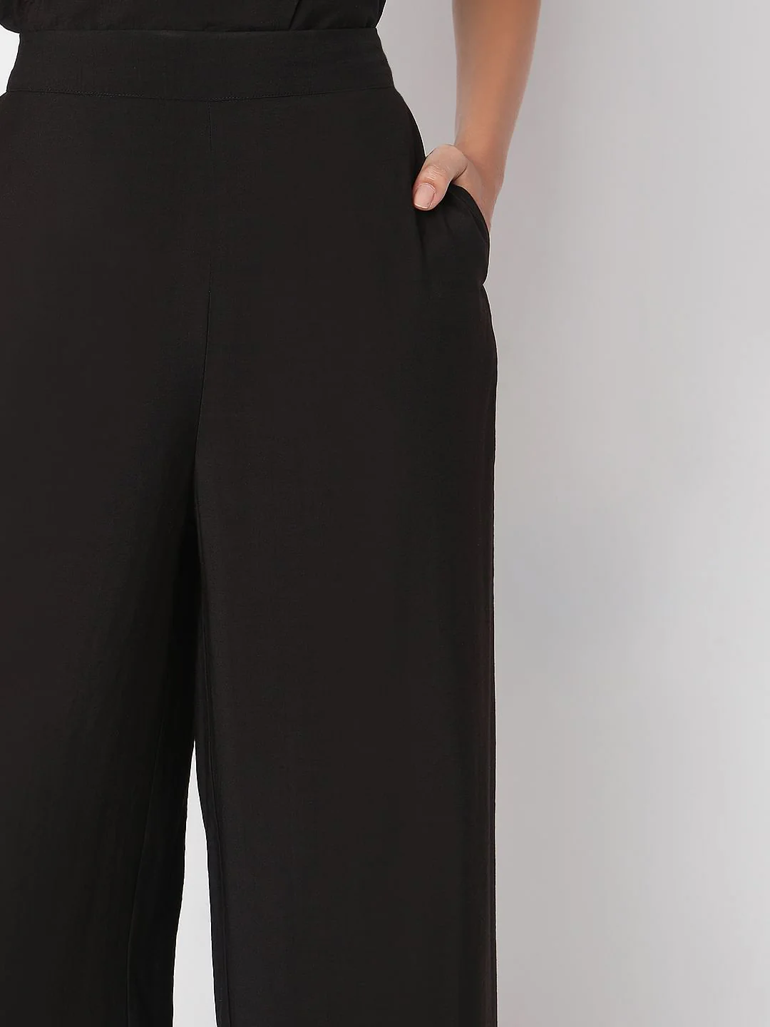 Black High Rise Straight Fit Pants - Image 6
