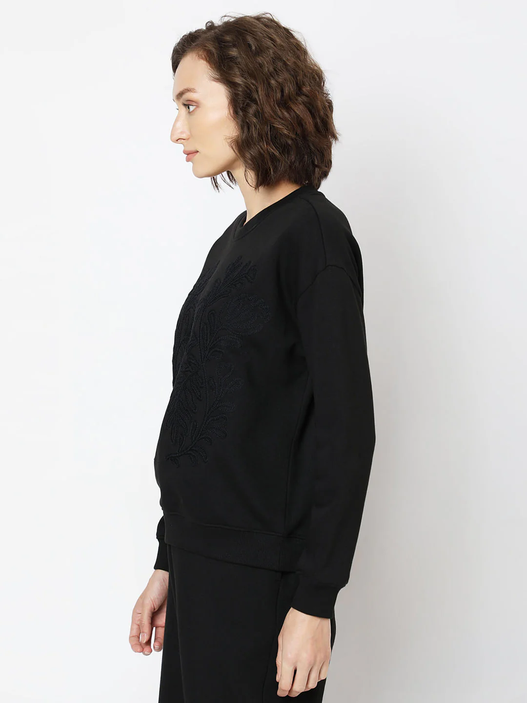 Black Embroidery Sweatshirt - Image 3