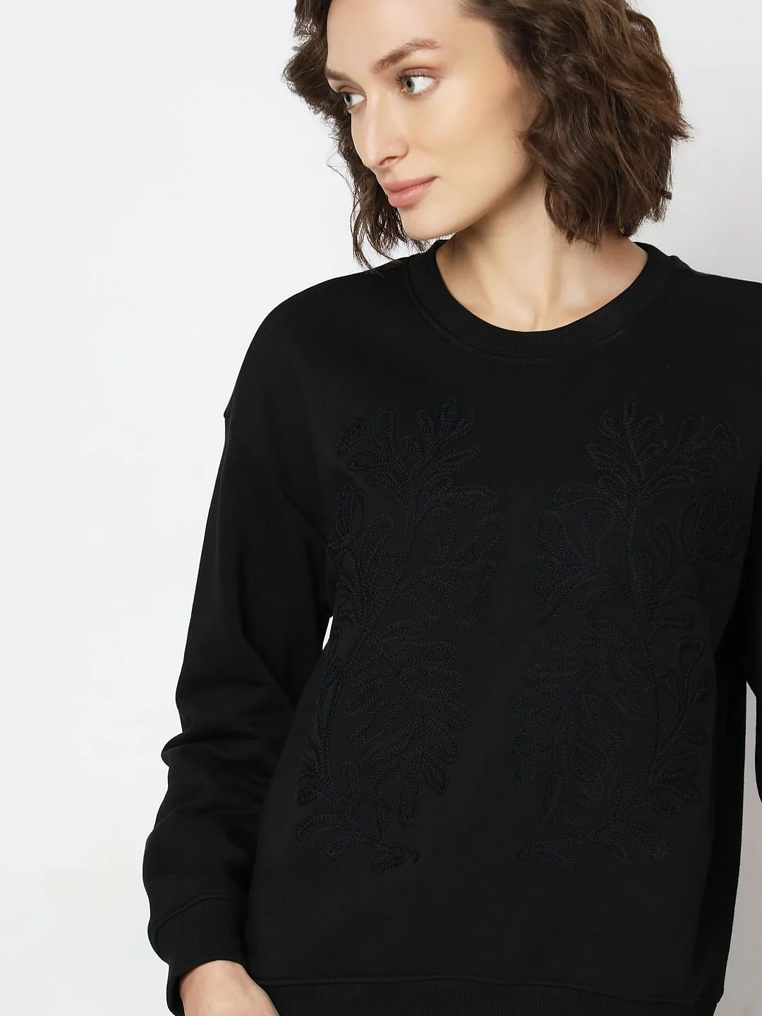 Black Embroidery Sweatshirt - Image 6