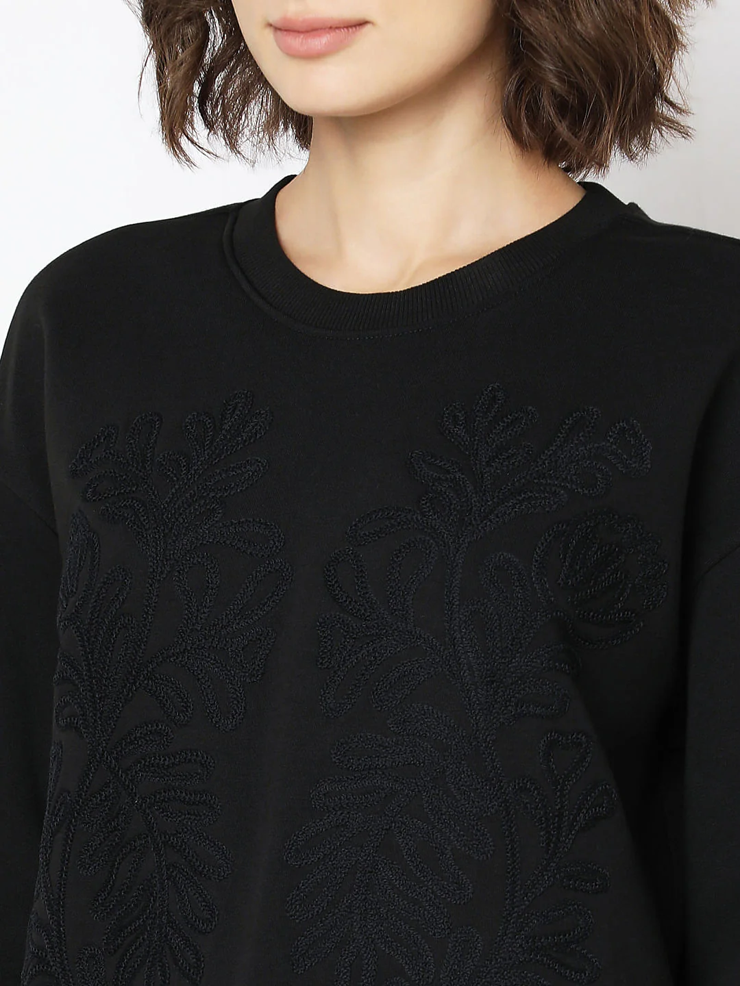 Black Embroidery Sweatshirt - Image 8