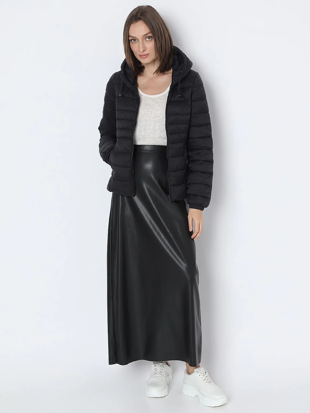 Black Short Hooded Puffer Jacket - Image 5
