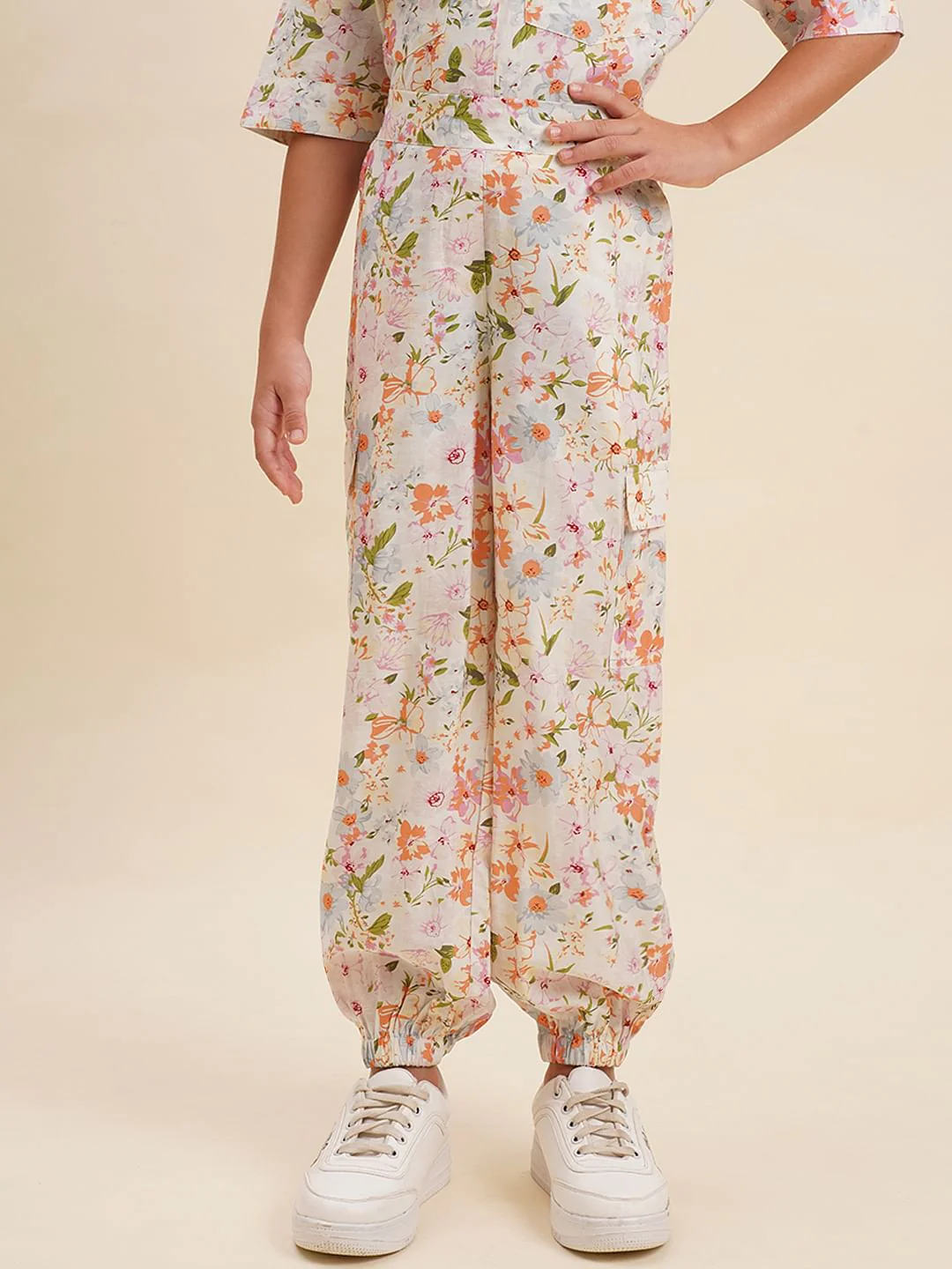 Girls White Floral Co-Ord Set Joggers - Image 2