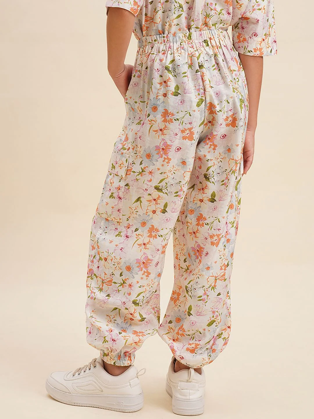Girls White Floral Co-Ord Set Joggers - Image 3