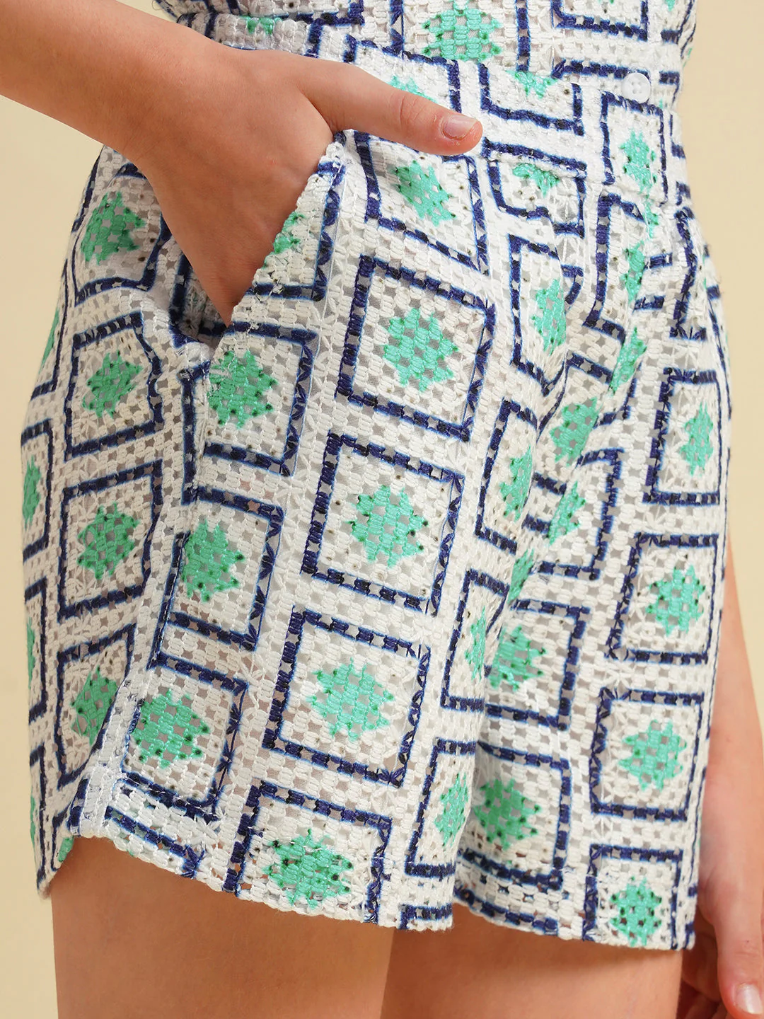 Girls White Printed Crochet Shorts - Image 4