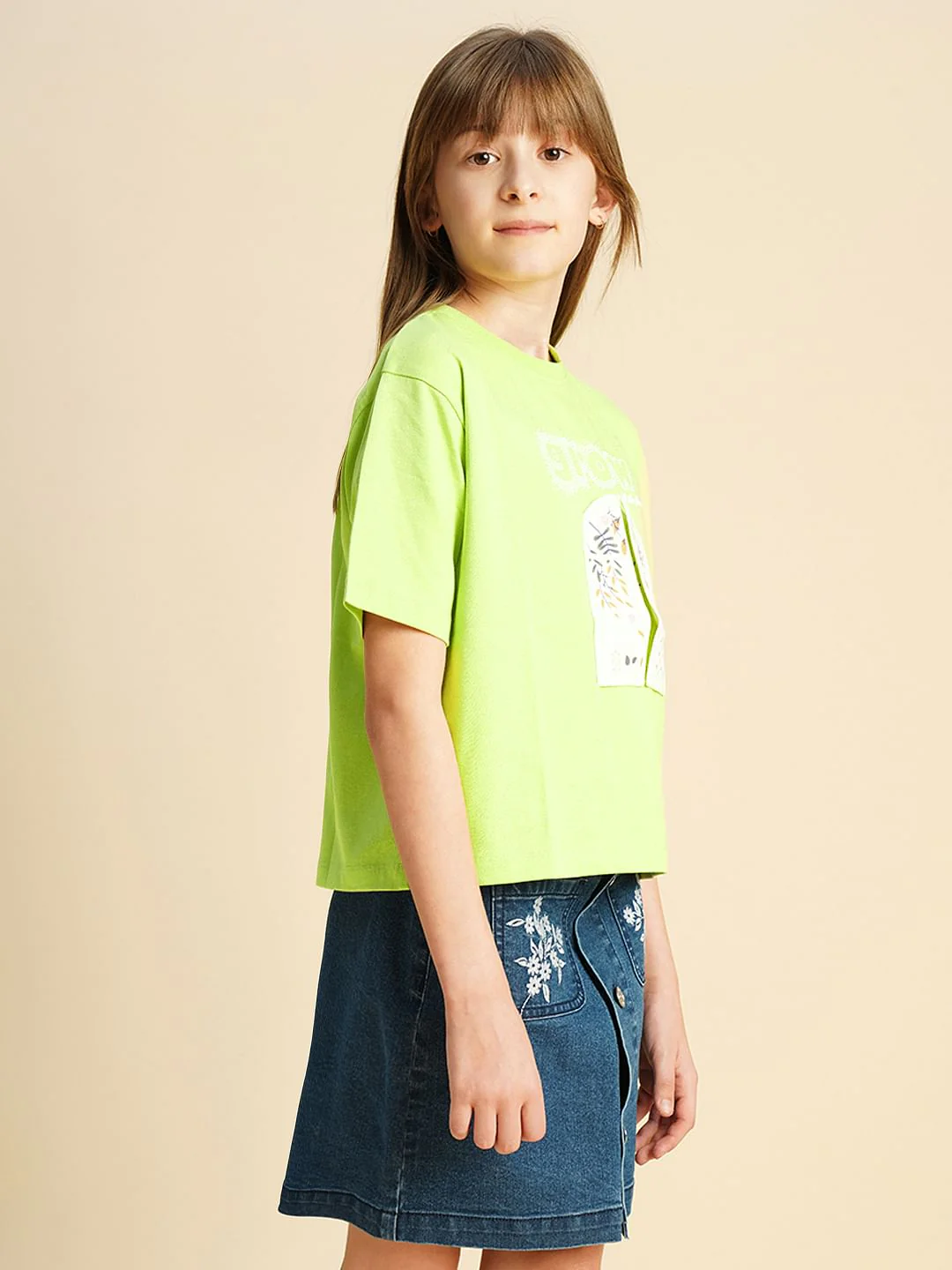 Girls Green Cut-Out Window Graphic T-Shirt - Image 2