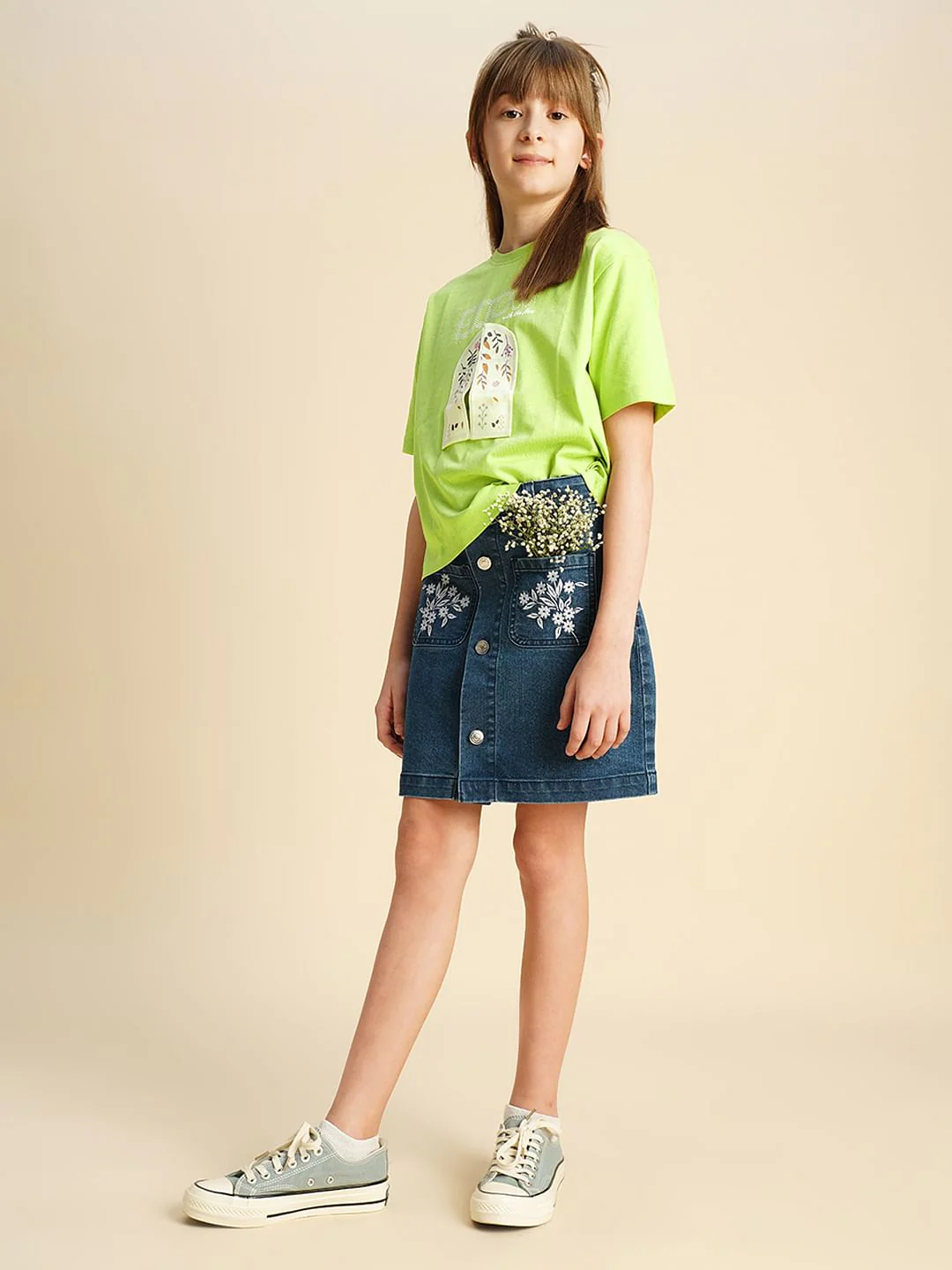 Girls Green Cut-Out Window Graphic T-Shirt - Image 5