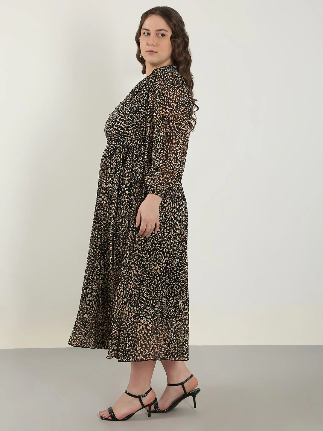 Vero Moda Curve Black Printed Midaxi Dress - Image 3