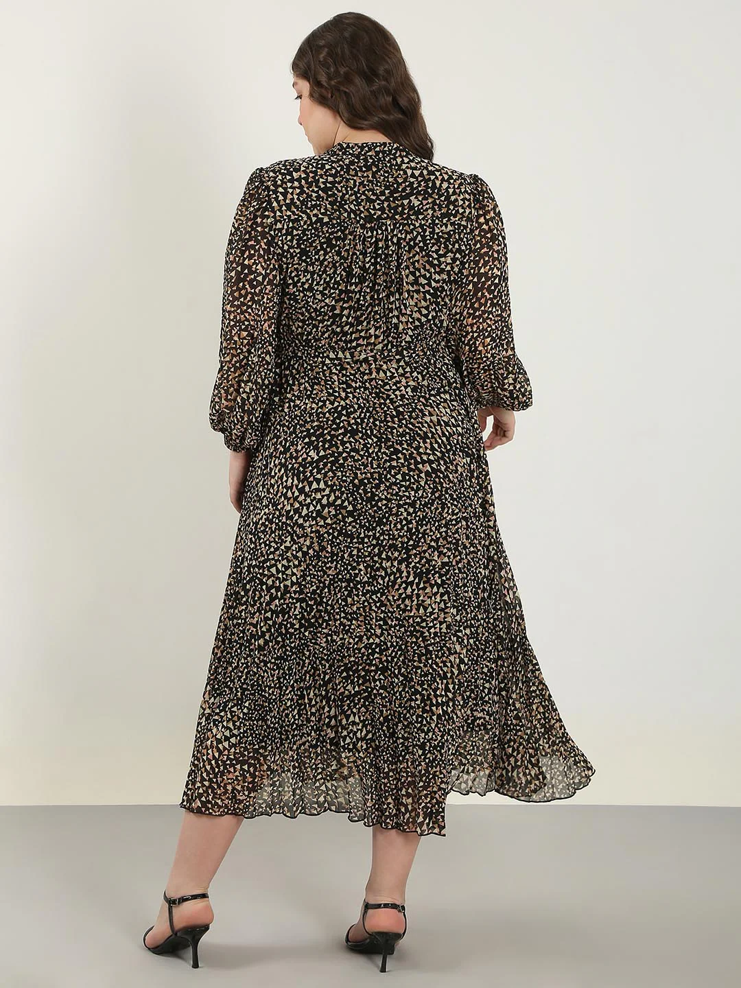Vero Moda Curve Black Printed Midaxi Dress - Image 4