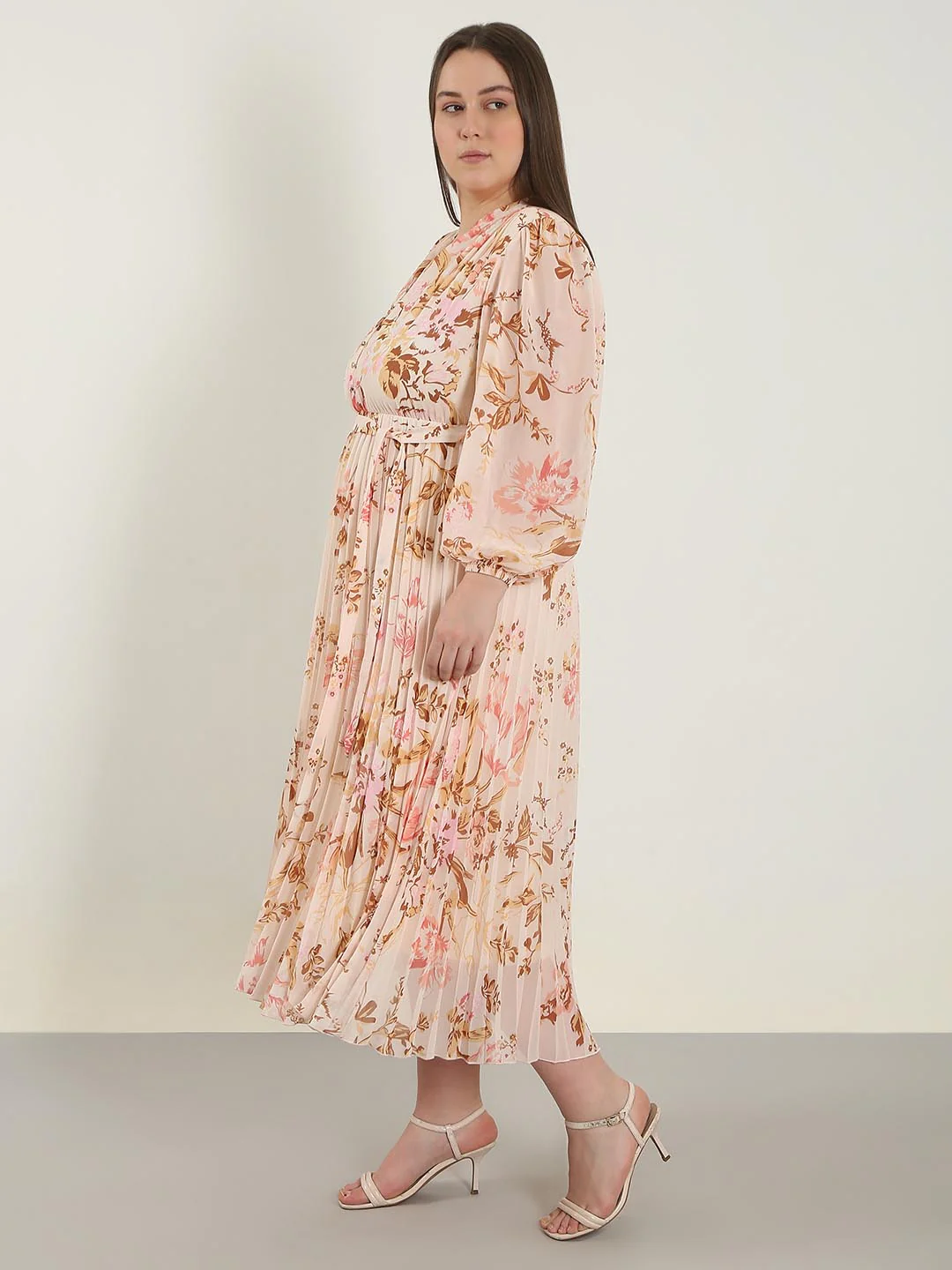Vero Moda Curve Peach Floral Midaxi Pleated Dress - Image 3