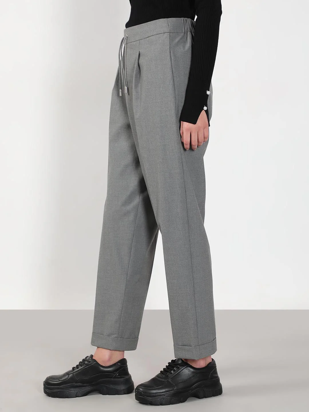 Vero Moda Light Grey Tapered Fit Pants - Image 4