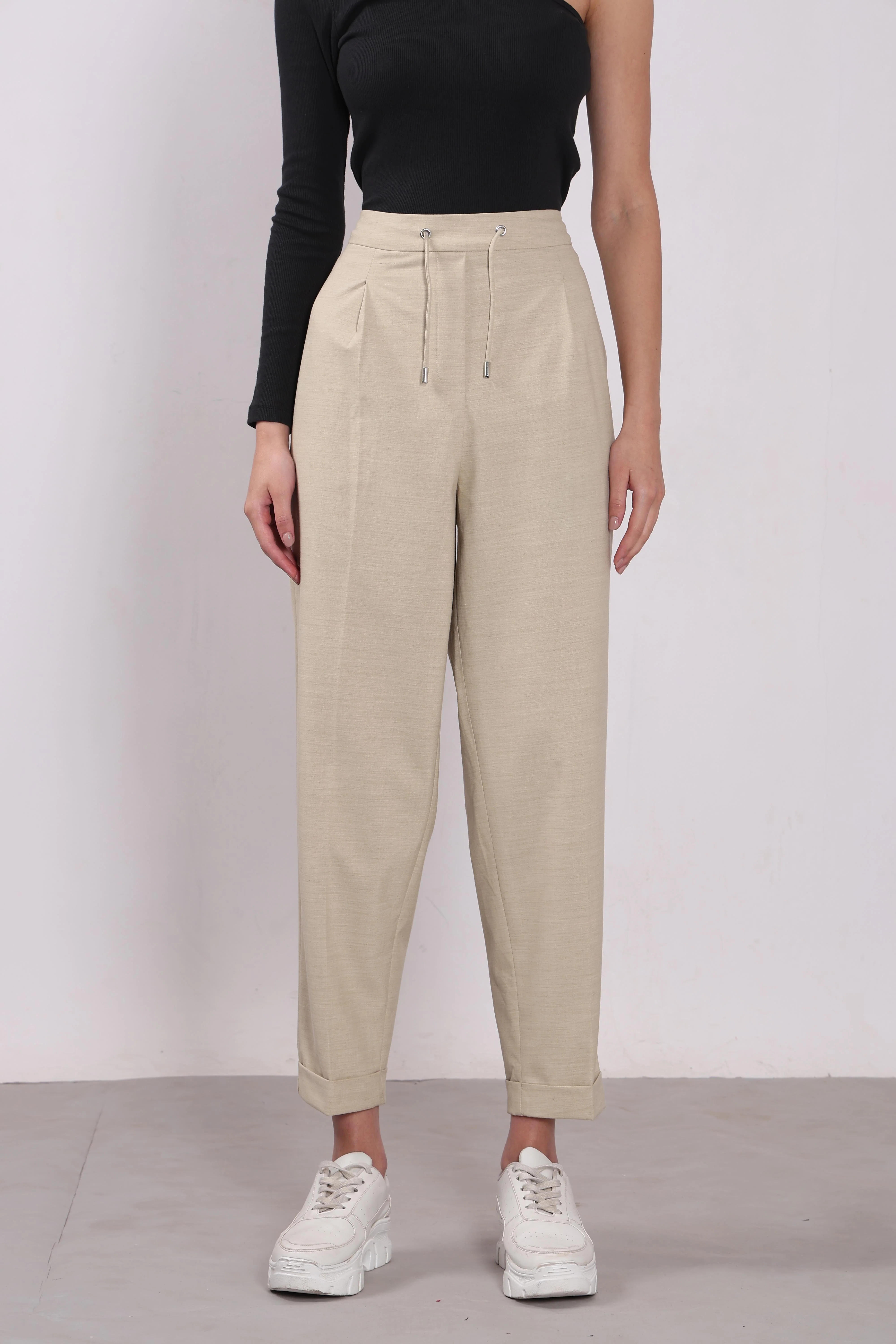 Vero Moda Beige Tapered Fit Pants - Image 9