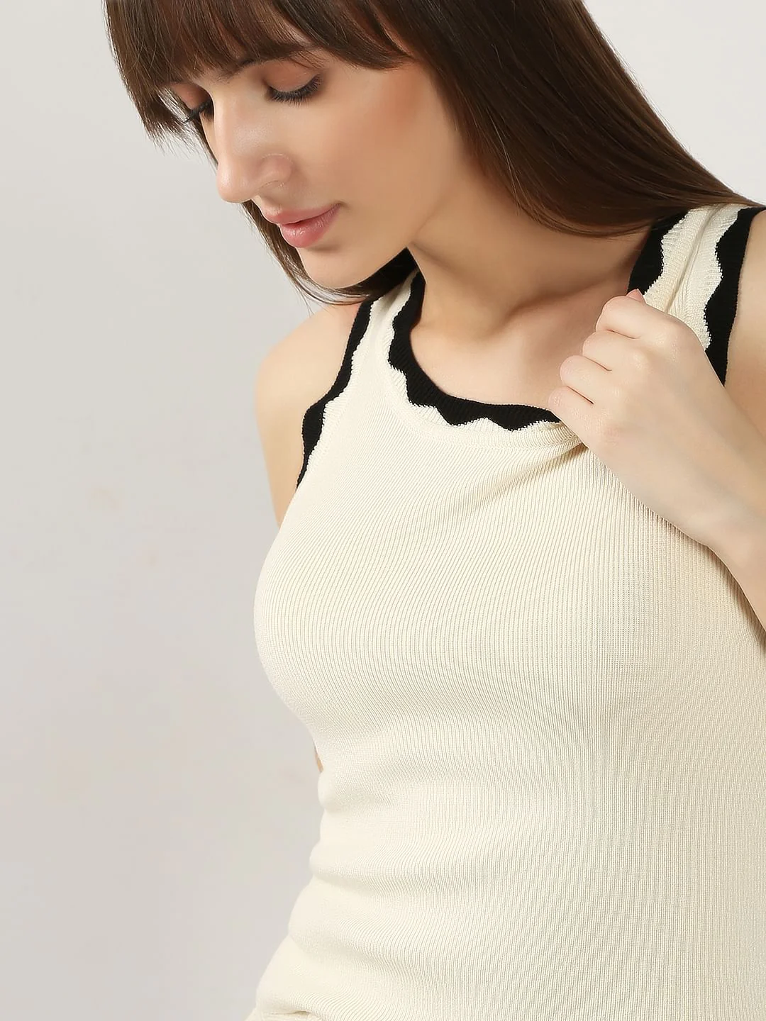 White Contrast Neck Top - Image 6