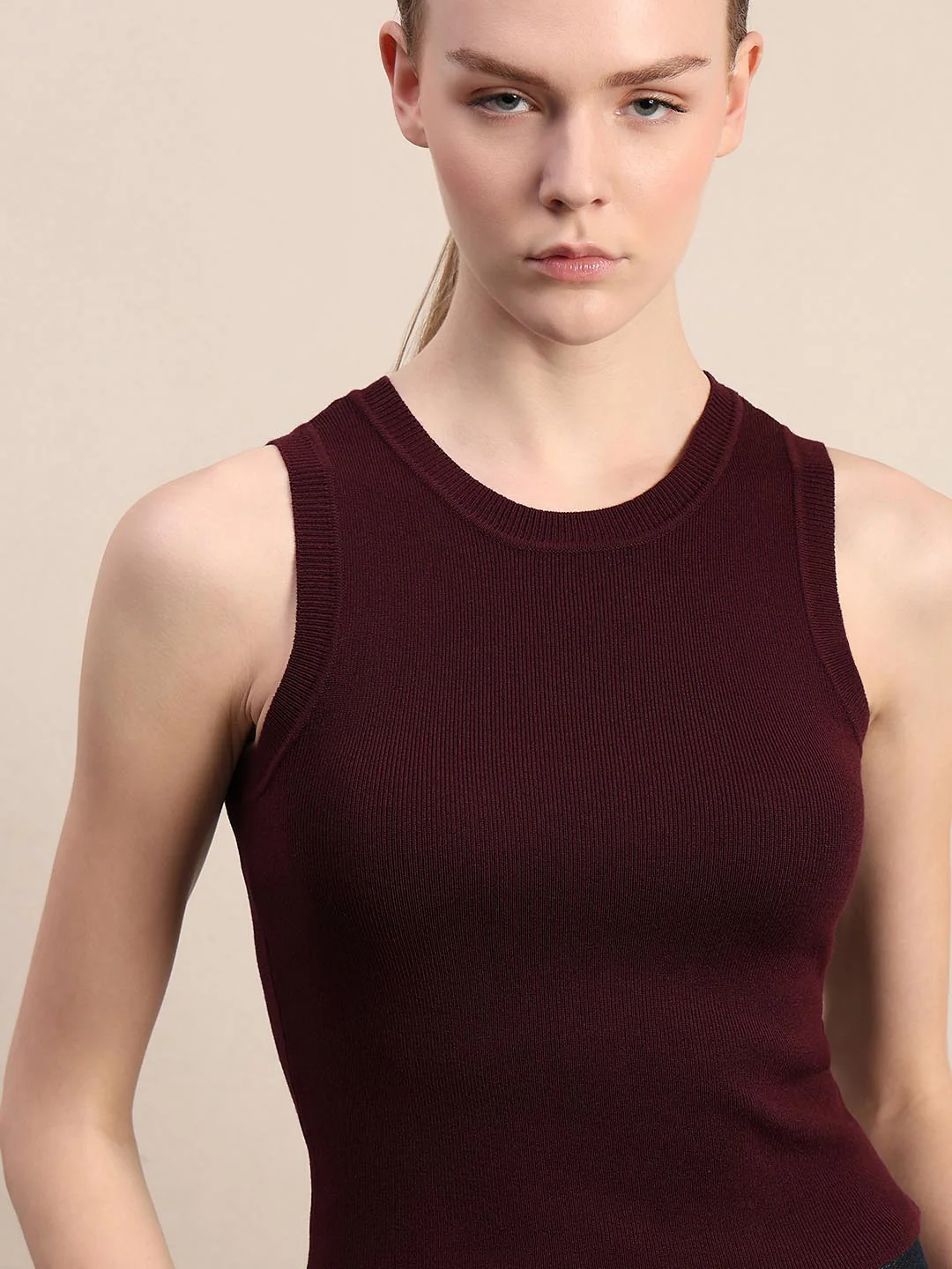 Maroon Round Neck Knitted Top - Image 6