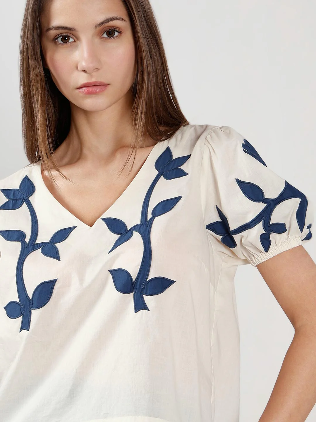Vero Moda off-White Floral Cotton Top - Image 6