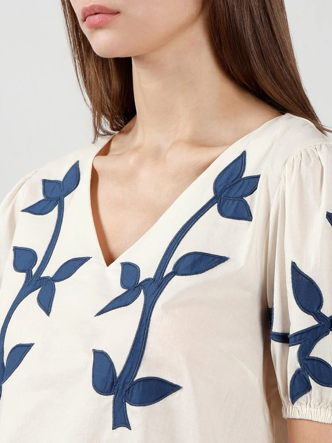 Vero Moda off-White Floral Cotton Top - Image 8