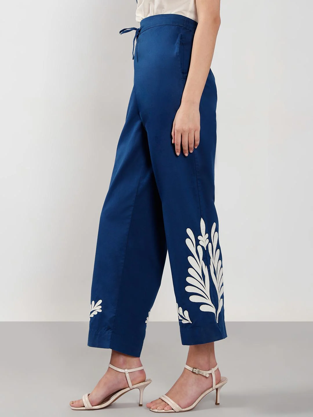 Vero Moda Dark Blue Printed High Rise Pants - Image 4