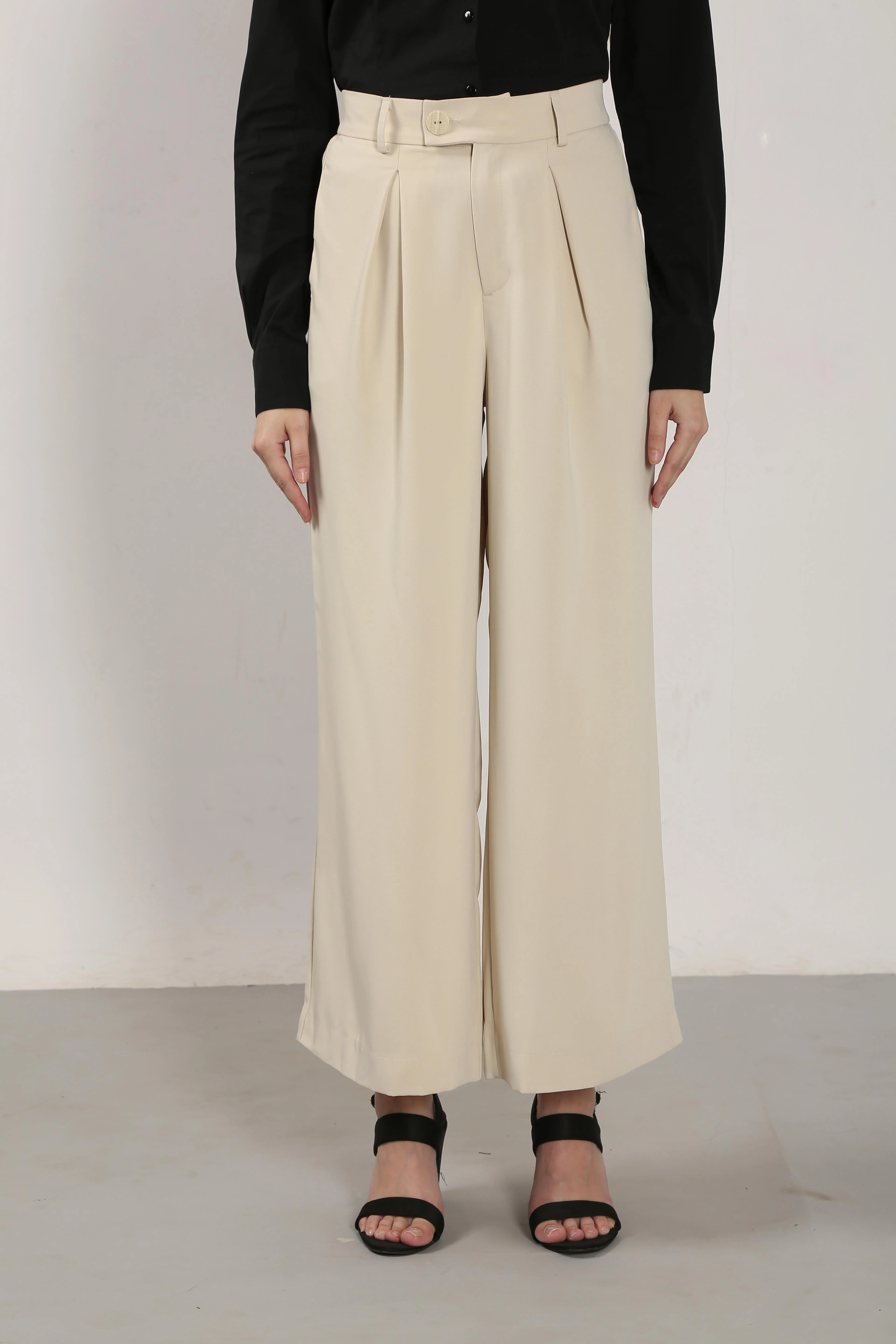 Vero Moda Beige High Rise Pants - Image 9