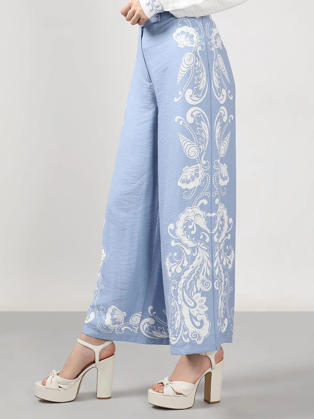 Vero Moda Blue Printed Wide Leg Pants - Image 4