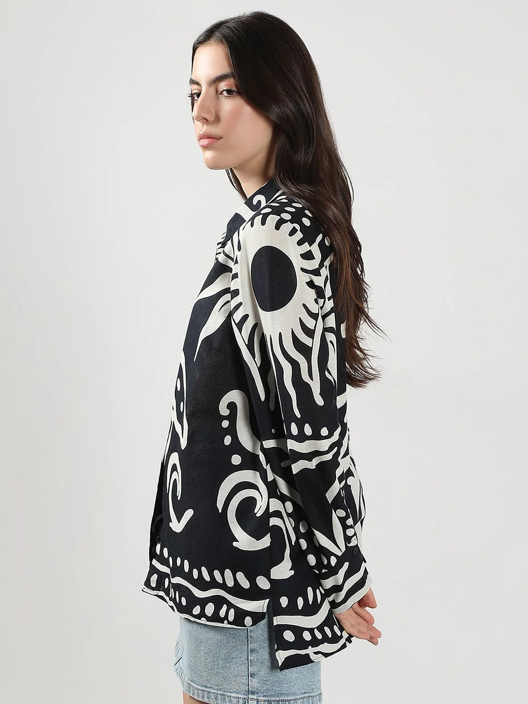 Black & White Printed Shirt - Image 3