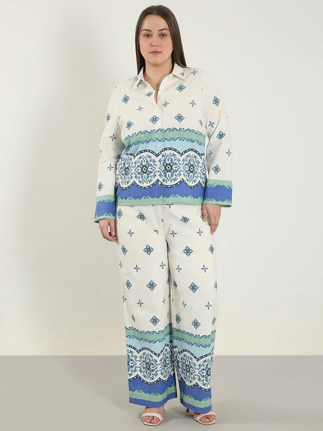 Vero Moda Curve White Printed Cotton Shirt - Image 5