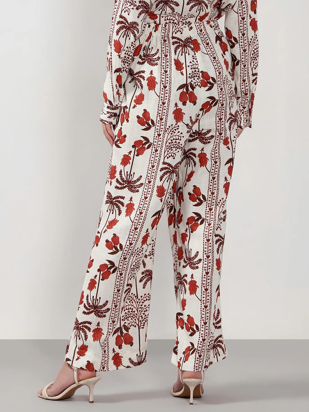 Vero Moda Ecru Printed High Rise Pants - Image 3