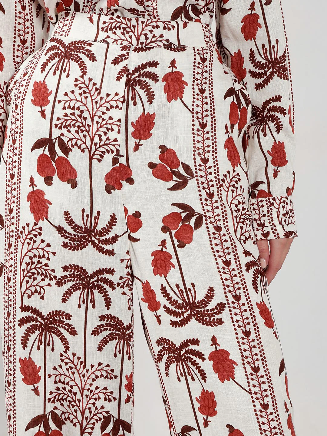 Vero Moda Ecru Printed High Rise Pants - Image 6