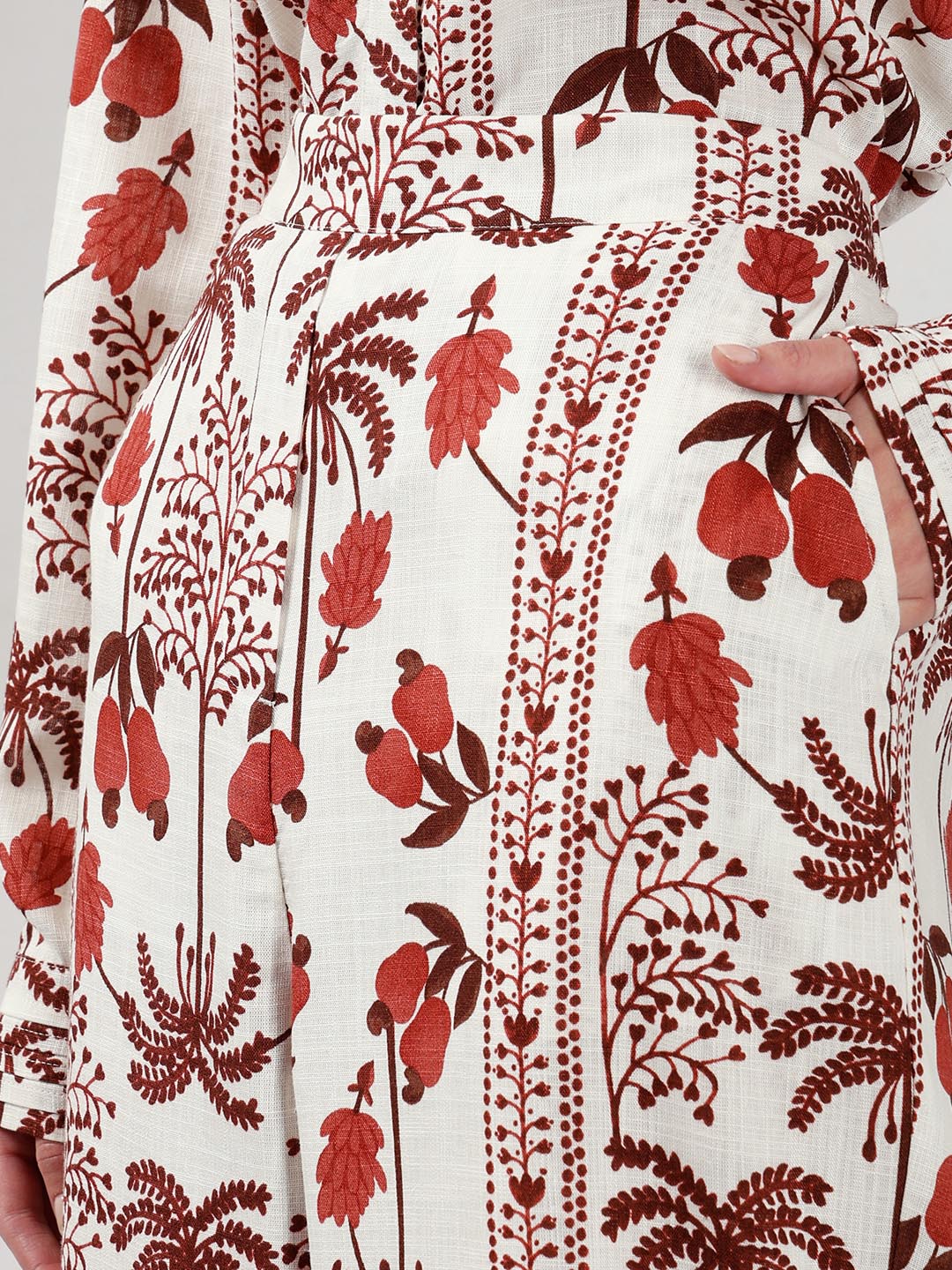 Vero Moda Ecru Printed High Rise Pants - Image 8