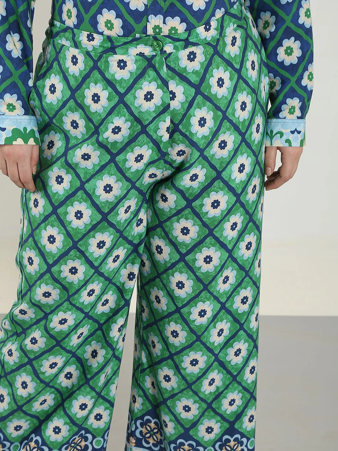 Curve Green Printed Co-Ord Set Pants - Image 6