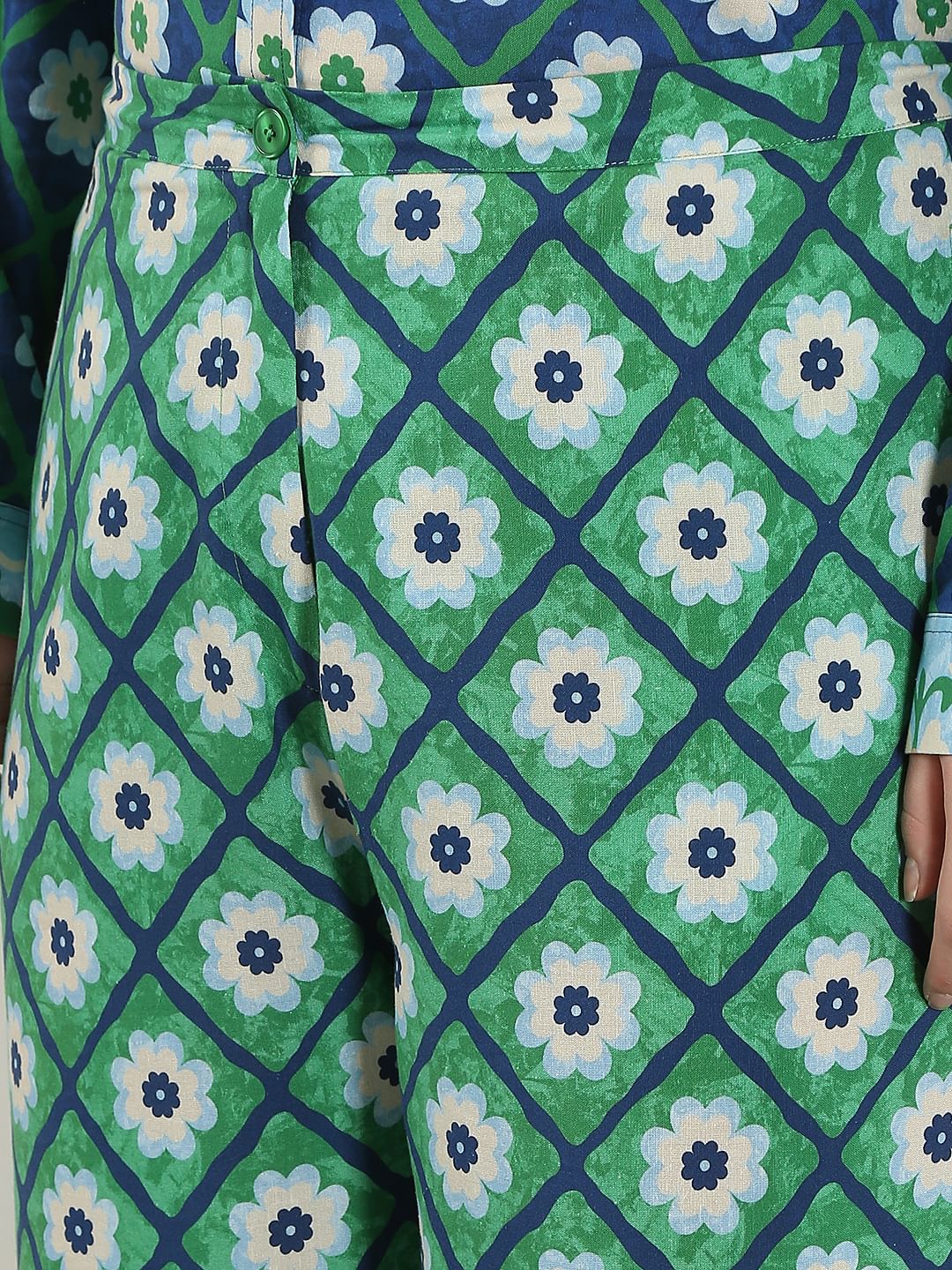Curve Green Printed Co-Ord Set Pants - Image 8