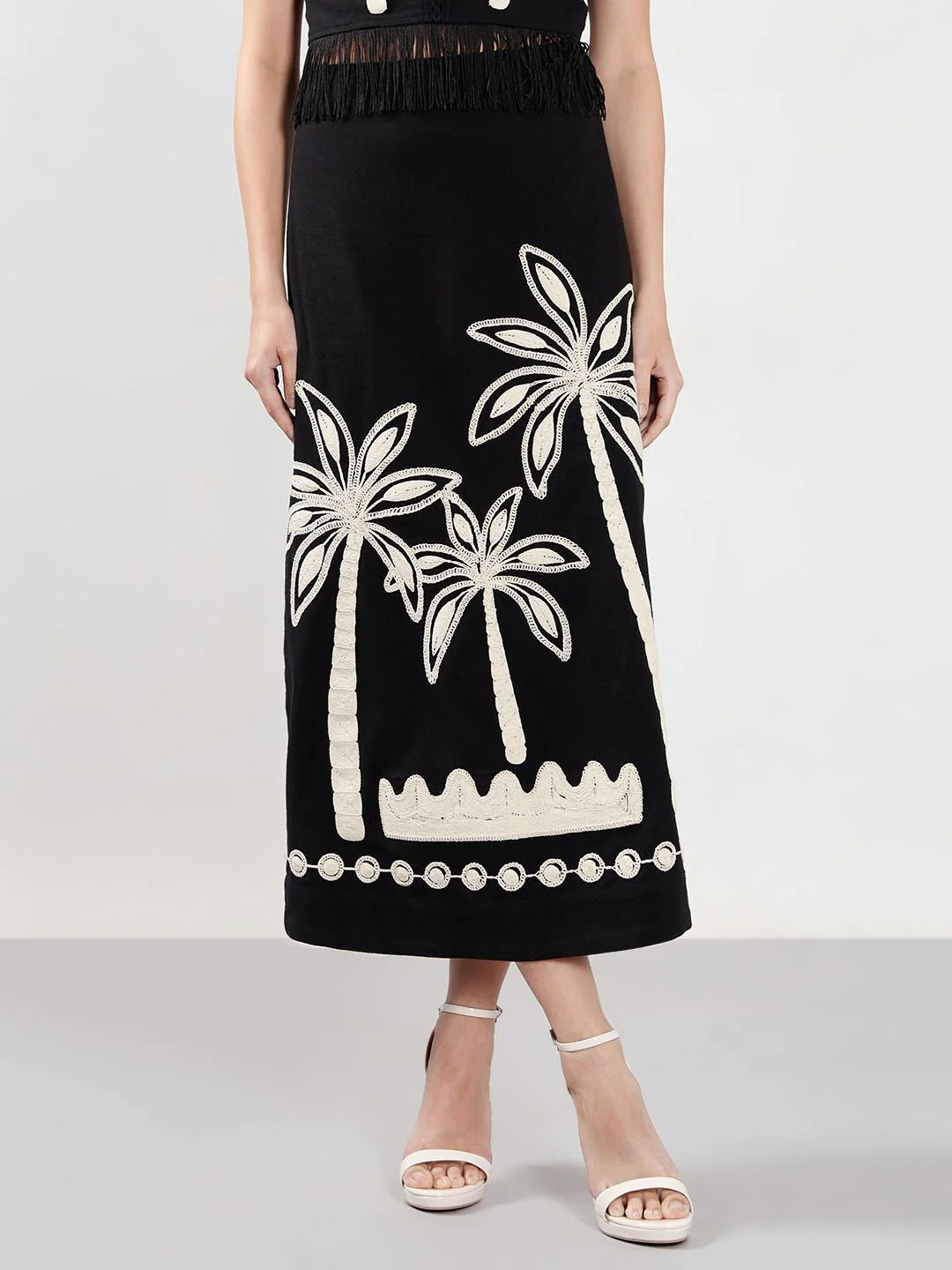 Vero Moda Black Embroidered Co-Ord Set Skirt - Image 2