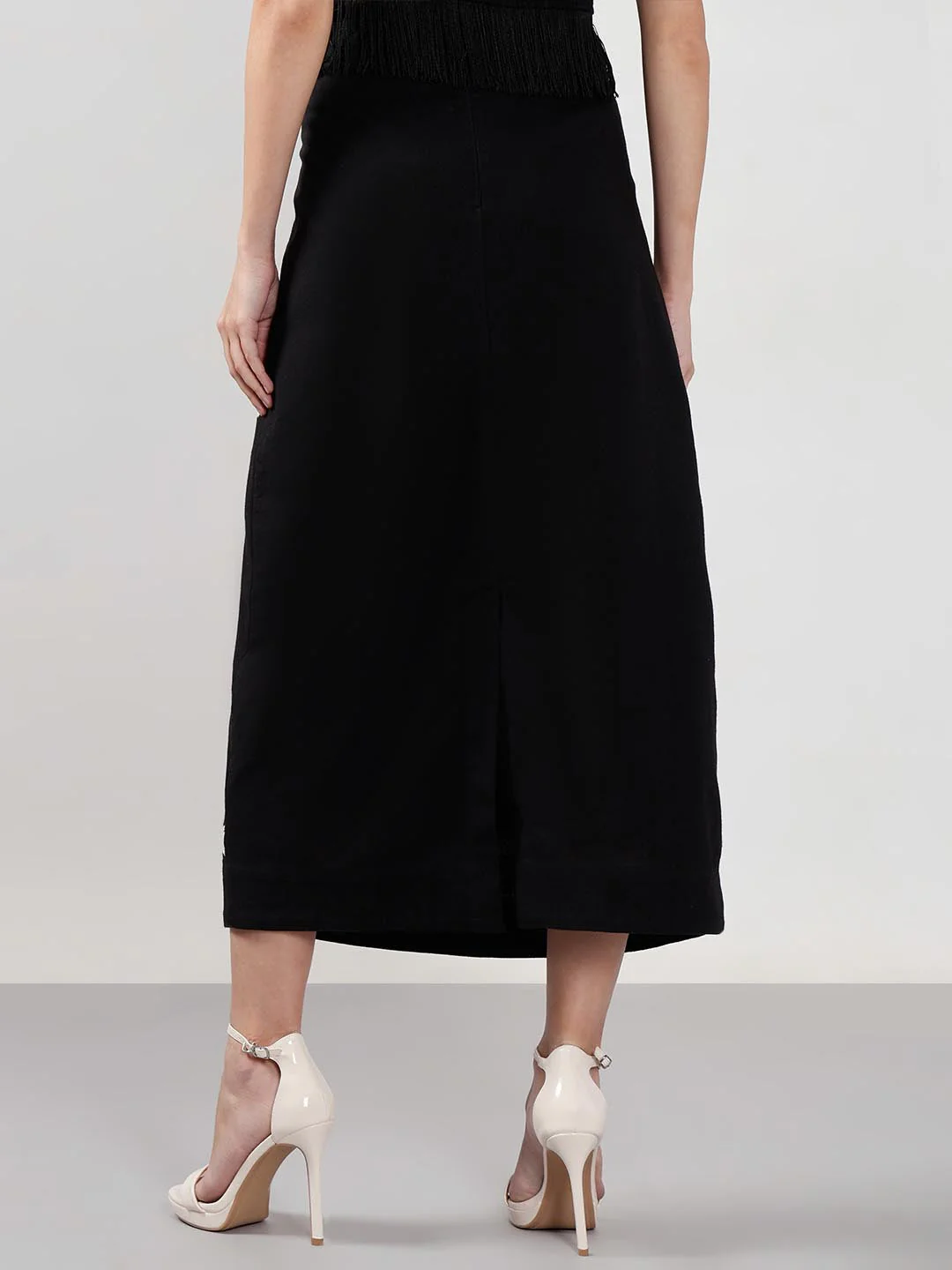 Vero Moda Black Embroidered Co-Ord Set Skirt - Image 3
