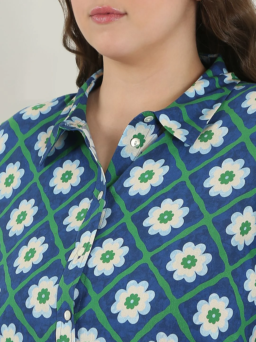 Curve Green Printed Co-Ord Set Shirt - Image 8