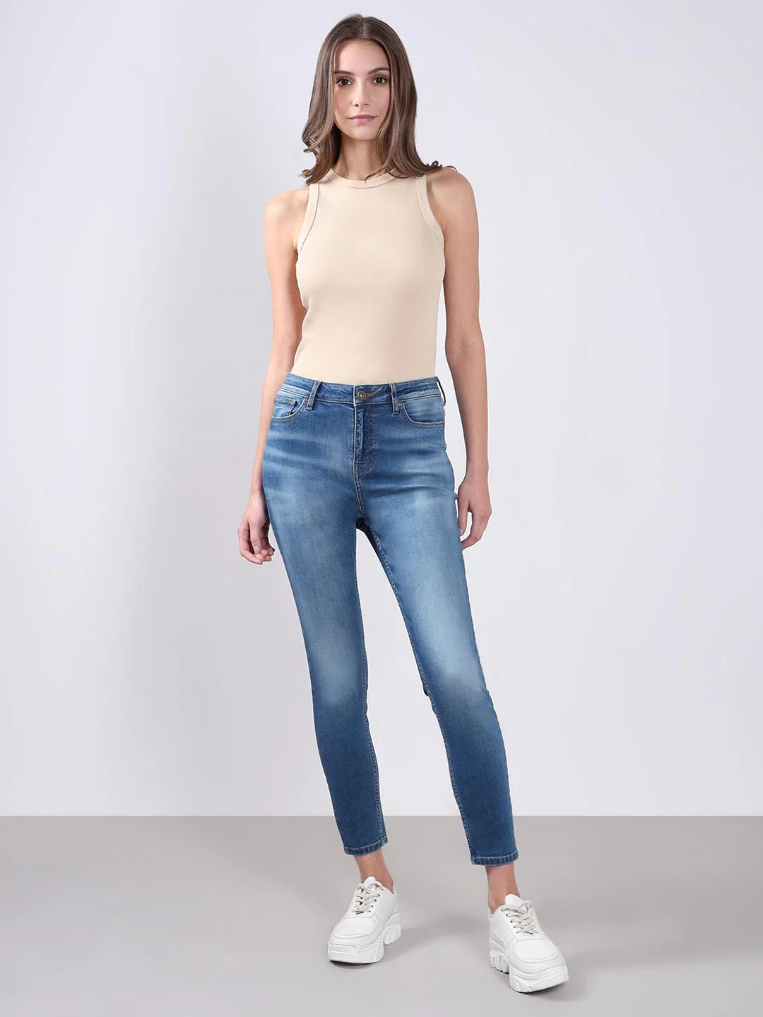 Vero Moda Light Blue Mid Rise Skinny Fit Jeans - Image 5