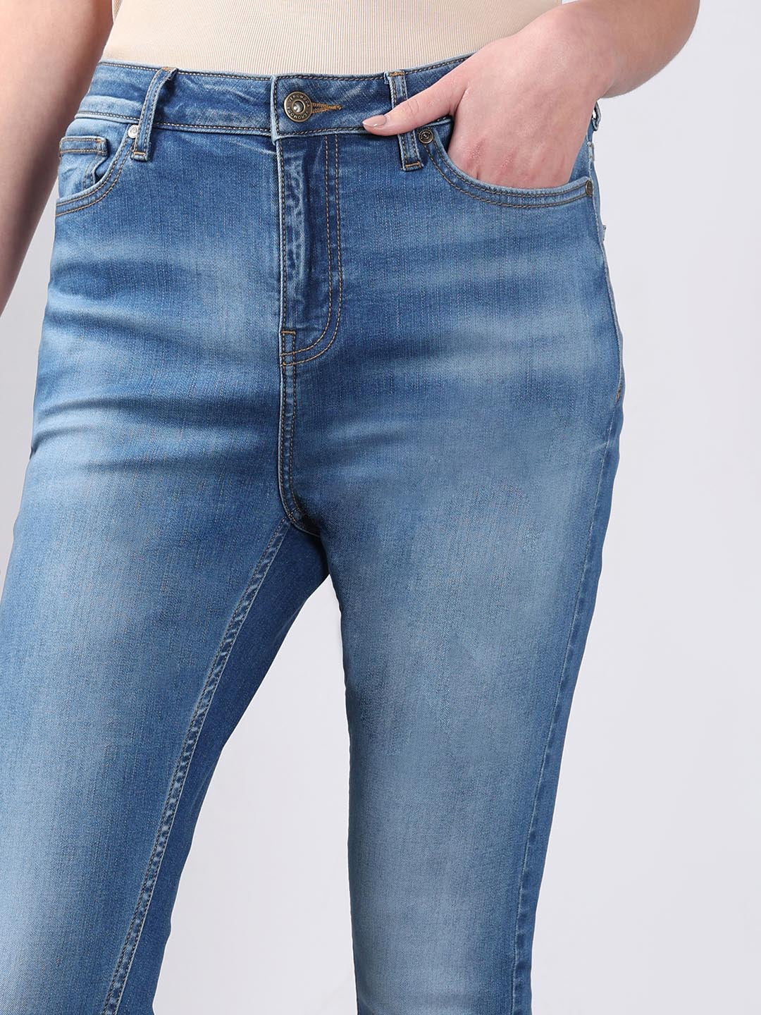 Vero Moda Light Blue Mid Rise Skinny Fit Jeans - Image 6